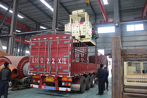 發(fā)往甘肅定西的壓球機設備